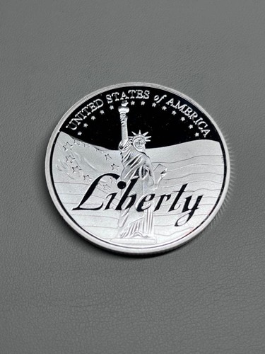 Moneta statua liberty - statua,