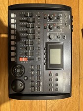 ZOOM R8 Registratore multitraccia Total Music Production 8 tracce 24 bit 48 kHz