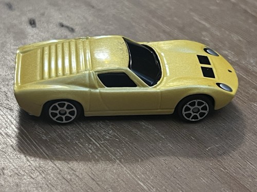 Modellino auto giocattolo