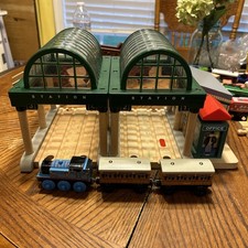 Treno Tomy 2012 in legno