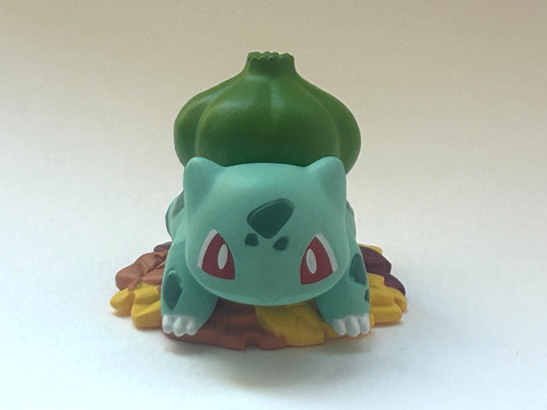 Bulbasaur pokémon figure - bulbasaur,