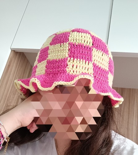Cappello fatto mano - a,