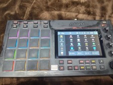 AKAI Professional MPC LIVE