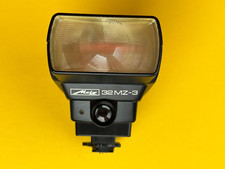 Metz Mecablitz 32 MZ-3 flash a innesto SCA 3401 per Nikon