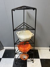 Cast Iron Dutch Pot Corner 5