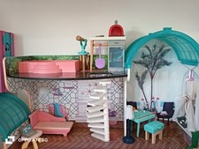 casa di Barbie in legno 3 piani con ascensore funzionante