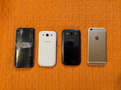 Lotto smartphone per pezzi - , di