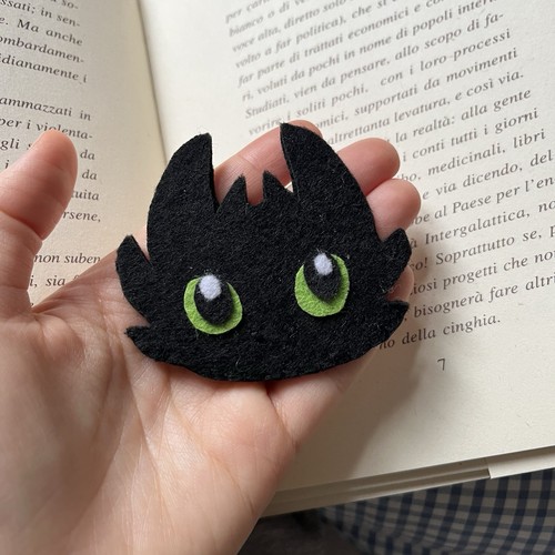 Toothless bookmark 100%