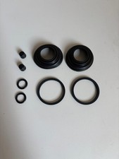 82303072 SERIE GOMMINI PINZE