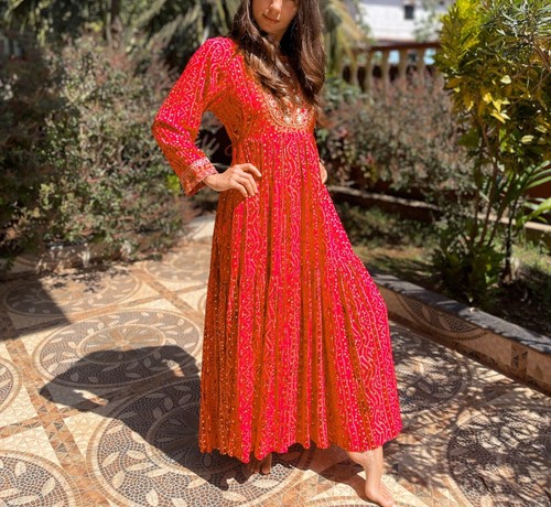 Eye catching silk and cotton - and,