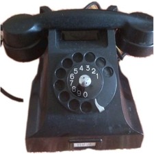 VECCHIO TELEFONO A CORNETTA