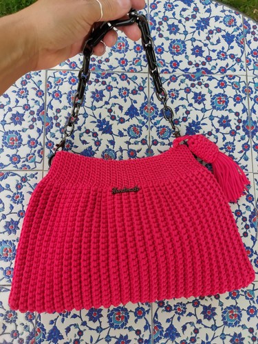 Borsa rossa realizzata - realizzata, mano