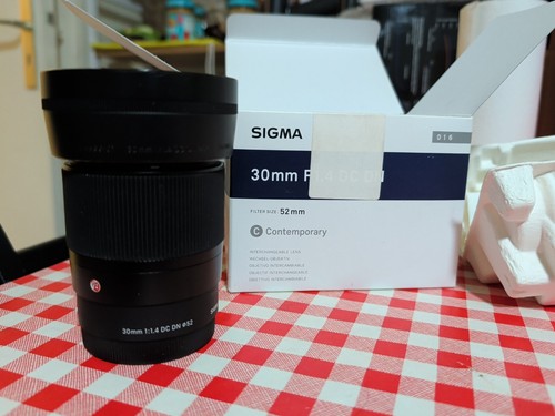 Sigma 30mm dc dn - f, 1.4