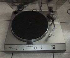 AKAI AP-Q55    GIRADISCHI