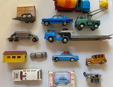 13 modellini auto - Corgi