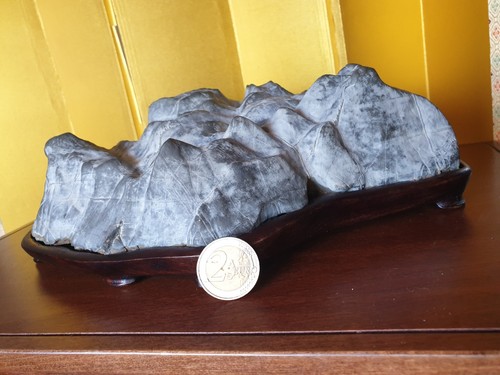 Suiseki pietra palombino