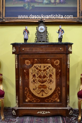 Credenza intarsiata stile