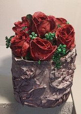 Vaso Con Rose In Cartapesta