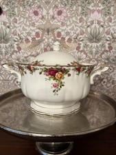 Zuppiera Royal Albert Old Country Roses grande con manico coperto 1962 come nuova