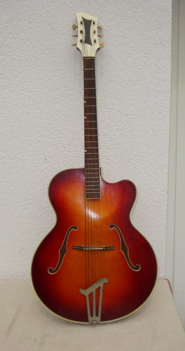 Vecchia chitarra probabilmente