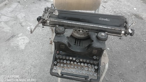 Macchina scrivere olivetti - da,