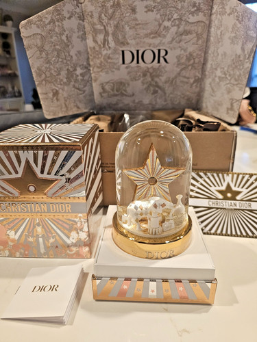 Dior snow globe 2025 circo - dior,