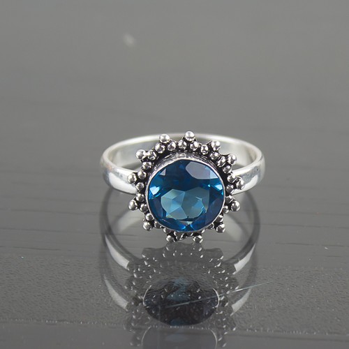 Anello tondo con lunetta - , a