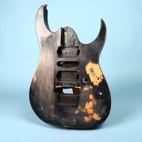 Corpo chitarra indonesiano