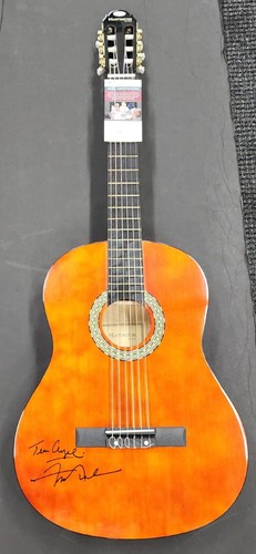Chitarra acustica autografata