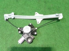 Regolatore porta anteriore destra Toyota Yaris 2021 85710K0070 [Usato] [PA79427160]