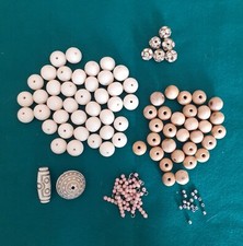 Stock Di Perle e Perline Per Fabbricare Collane