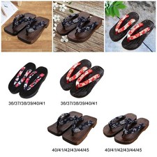 Scarpe con zoccoli di legno