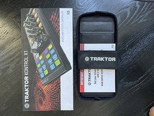 Native Instruments Traktor Kontrol X1 + custodia da viaggio
