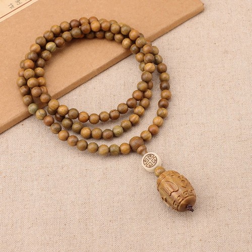 Collana amuleto sandalo verde
