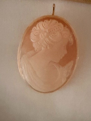 Spilla ovale oro - giallo, e