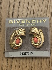 BOUCLE D OREILLE GIVENCHY