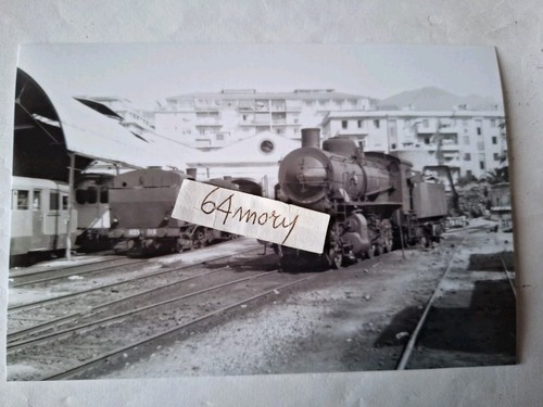 Fotografia deposito locomotive - fotografia,