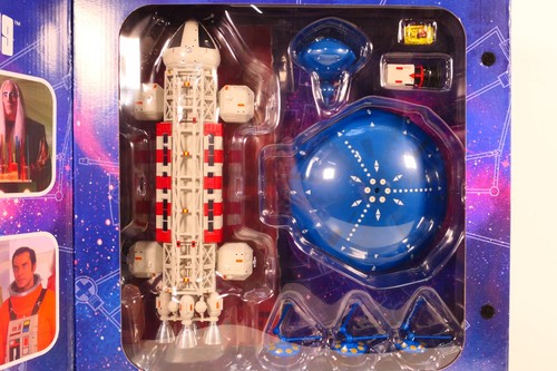 Sixteen space 1999 - 1999, eagle