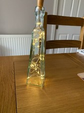 Bottiglia di vetro trasparente