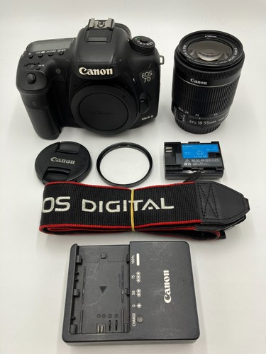Kit fotocamera reflex digitale