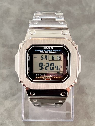 Nuovo orologio digitale