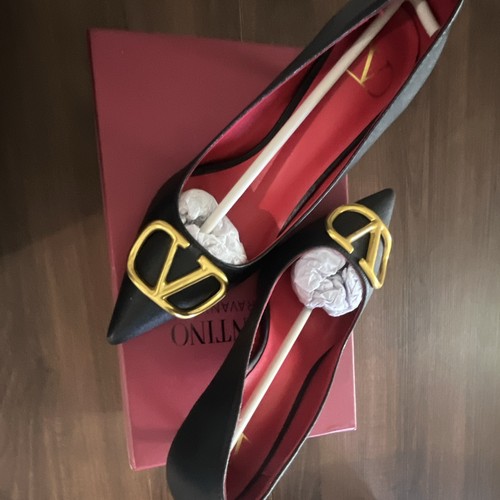 Valentino nero ecopelle punta