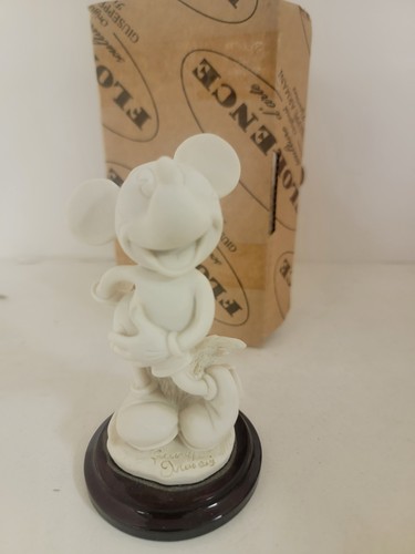 Statuina porcellana italiana