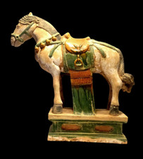 Grande Cavallo Ming Riccamente