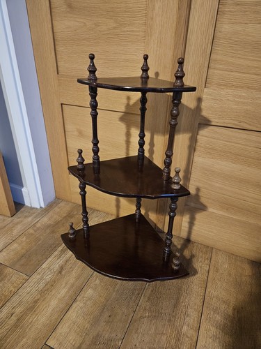 Scaffale angolare stile
