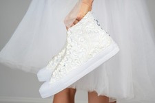 Sneakers da sposa alte in
