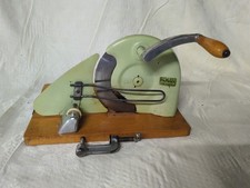 Affettatrice A Manovella