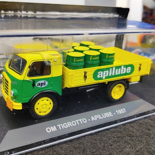Camion tigrotto apilube - om,