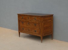 Comò cassettone Luigi XVI lastronato in noce, filettato, primi '800 - L 126,5 cm