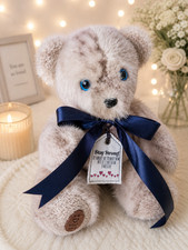 Orso preoccupato fatto - , mano